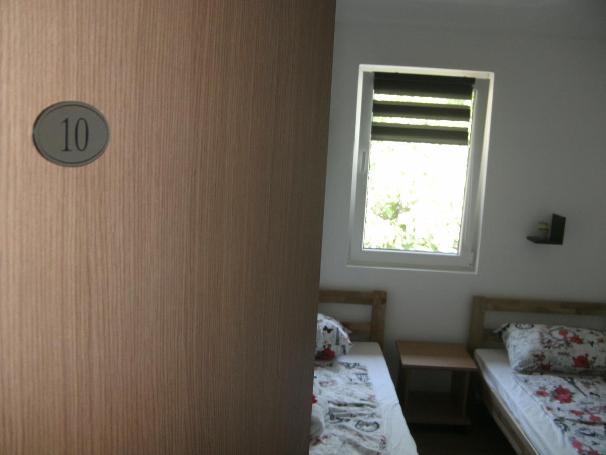 A&A Vandrehjem Novi Sad Eksteriør billede